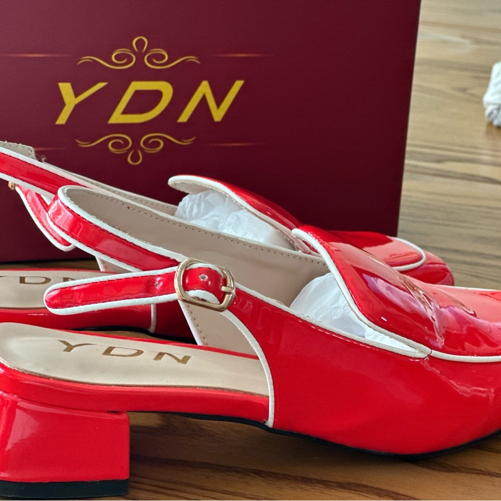 Red YDN 7.5 shoes confortable, flats
